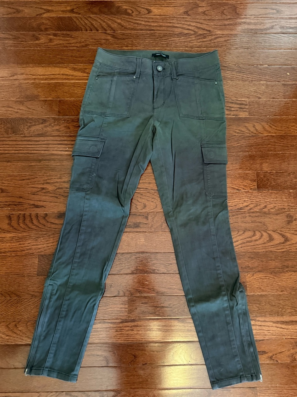 White House Black Market Men's Cargo Pants in Olive